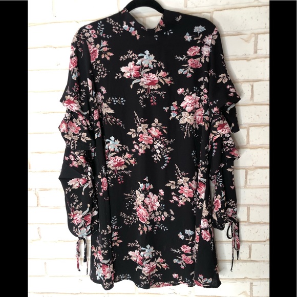 koi Dresses & Skirts - Koi Floral Mock Neck Tie Dress Sz L